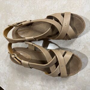 Bussola Sandals Women's Tan size 40